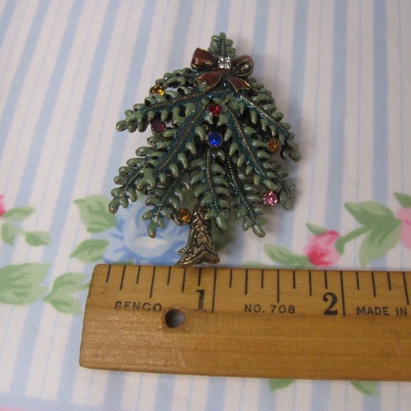 Avon 1st Annual Christmas Tree Brooch 2004 - Picture 7 of 7